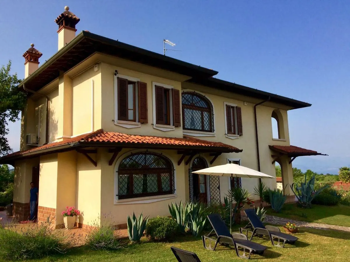 Villa Beatrice Lonato del Garda Italien