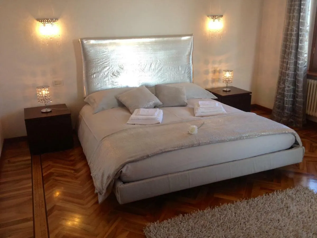 Villa Beatrice Lonato del Garda Italien
